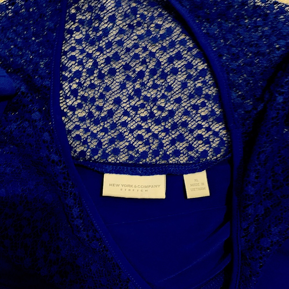 NY & Co. Blue Top - lace shoulder - XL